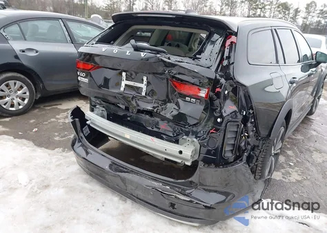 2026 Volvo V60 Cross Country Plus, B5 Awd Gas (Mild Hybrid) z USA, uszkodzony, nr VIN YV4L12WK8T2170272